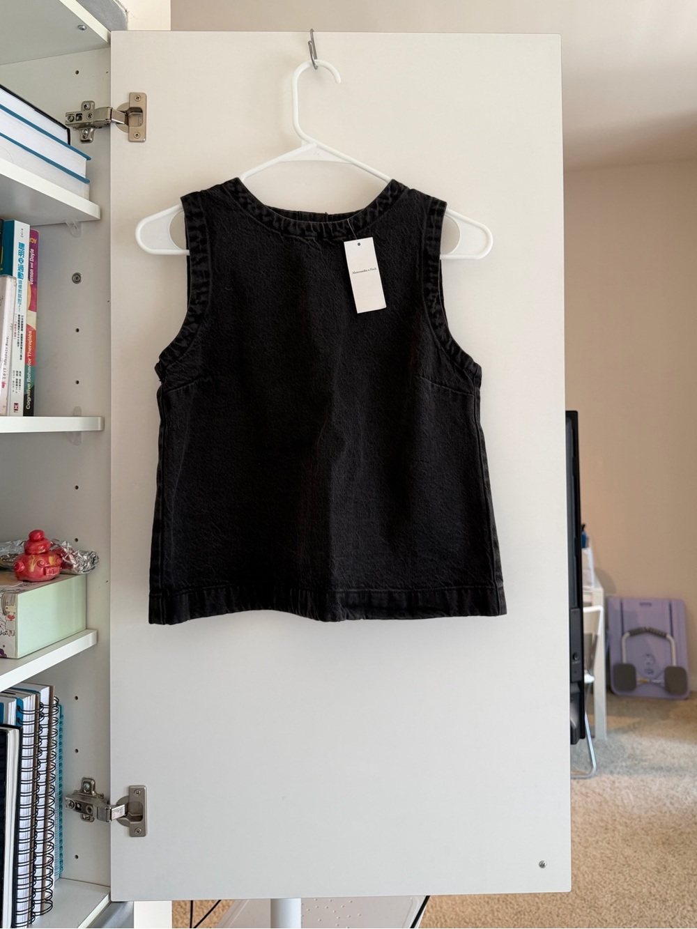 Abercrombie & Fitch Black Sleeveless Tank Top